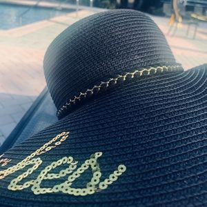 Meet your Posher, Claudia